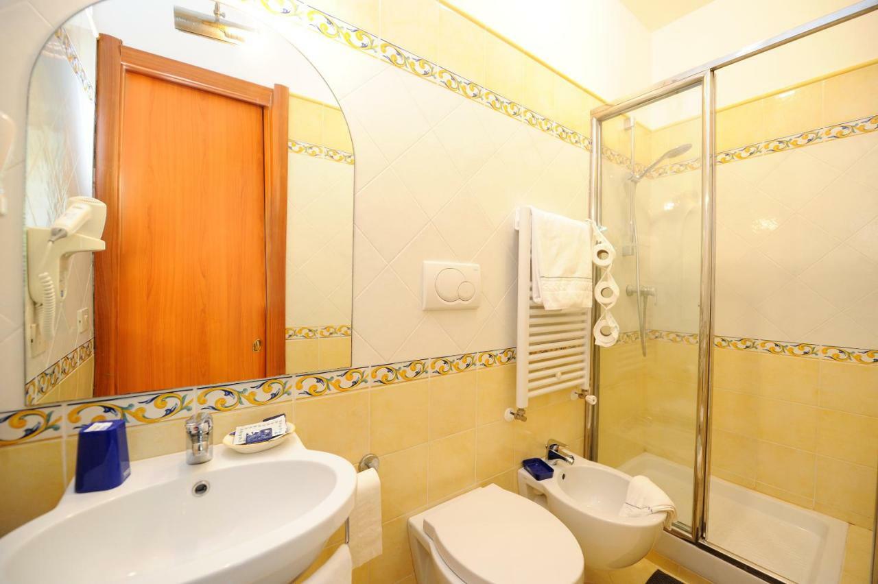 Beautiful Lights Guest House อามาลฟี ภายนอก รูปภาพ